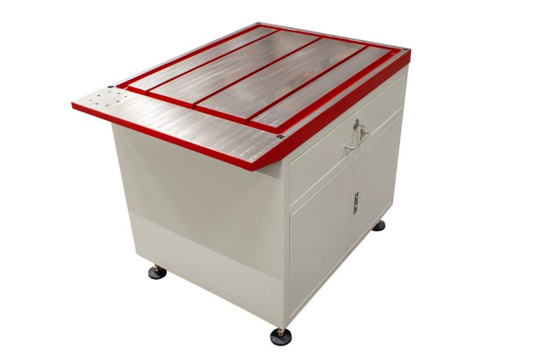 Bancada de trabalho para máquinas de roscar D-P653-3