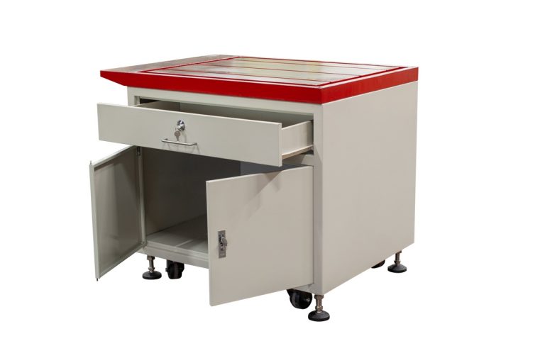 Bancada de trabalho para máquinas de roscar D-P653-4
