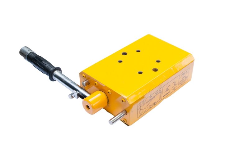 Pé magnético para máquinas de roscar D-BC-1